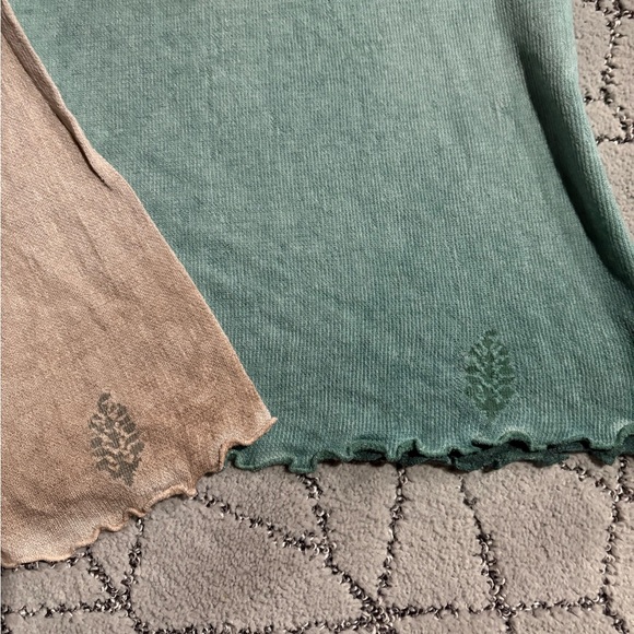 Free People Movement XS/S t shirt bundle! Distressed looks. Very stretchy! NWOT - Picture 3 of 5